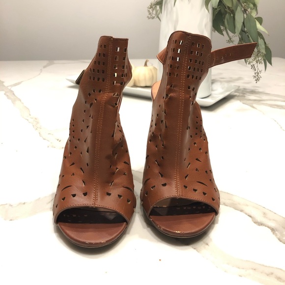 ASOS Cut Out Booties - Picture 2 of 4